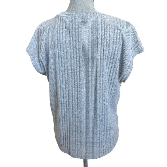 AUW Sweater Top - Size Large - NWT - Gray Pullover - Button Accents Short Sleeve - Picture 4 of 11